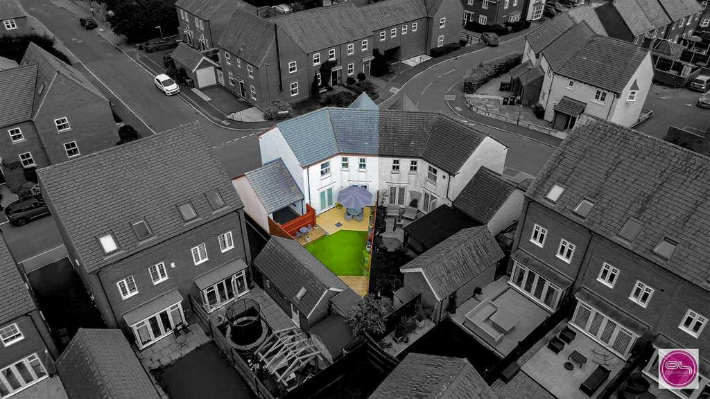 Property photo 3 of 32 Bexley Drive, Castle Gresley (4).Jpg