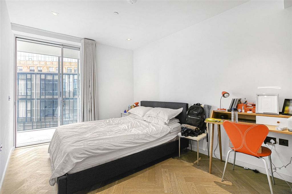 Property photo 3 of 20 Bedroom