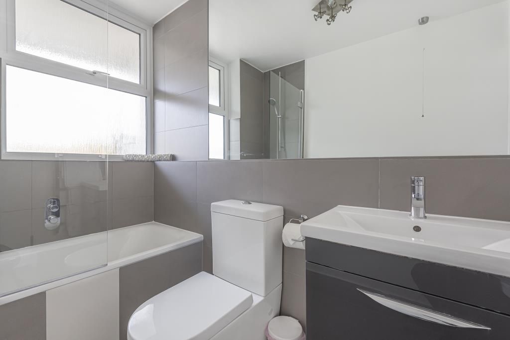 Property photo 2 of 12 Bathroom