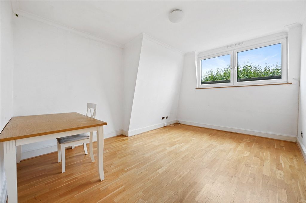 Property photo 3 of 7 Picture No. 12