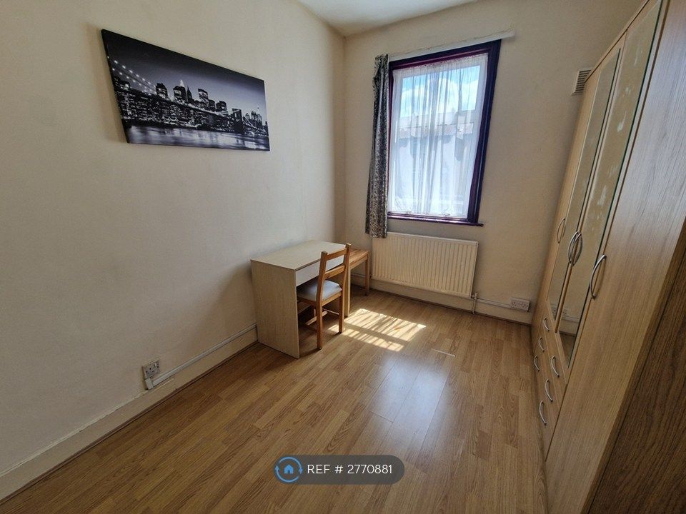 Property photo 3 of 24
