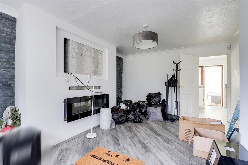 Property photo 3 of 17 U3Til40Jduwxflws7Iqpyq (1).Jpg