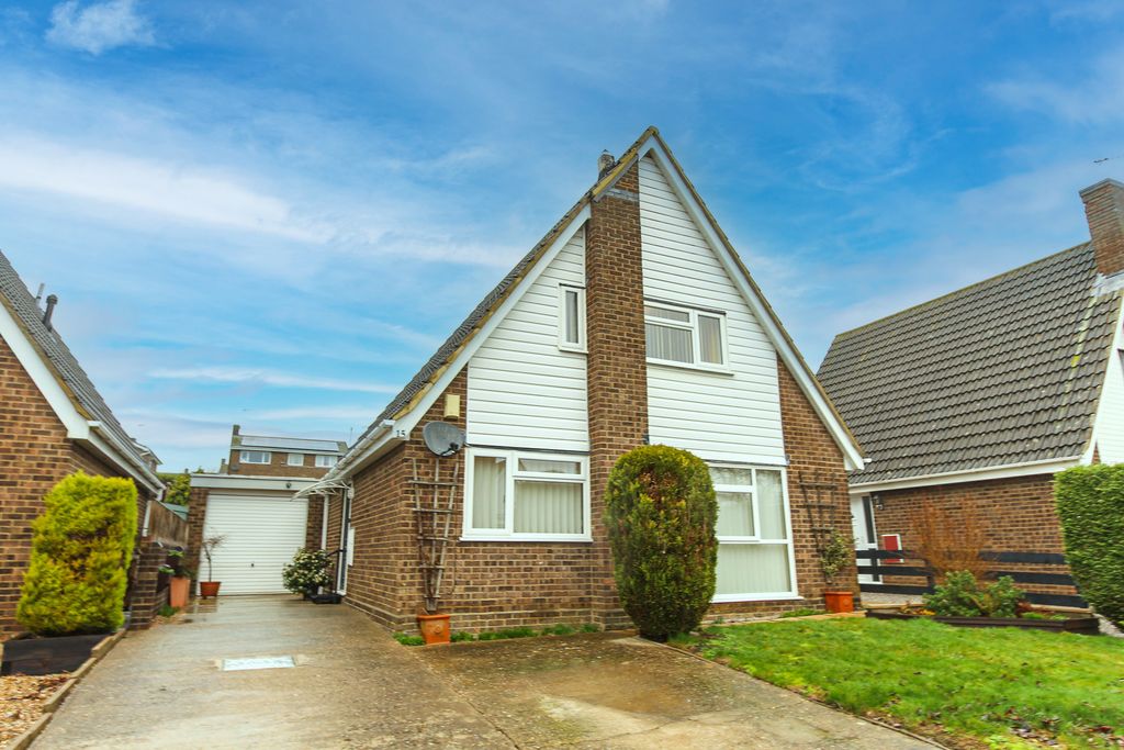 Property photo 1 of 10 Front