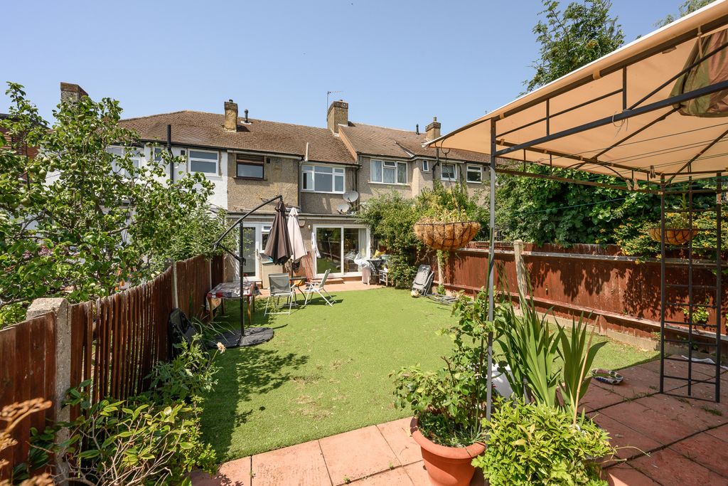 Property photo 2 of 11 Picture No. 12