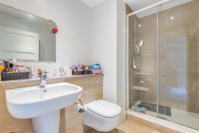Property photo 3 of 11 Bathroom