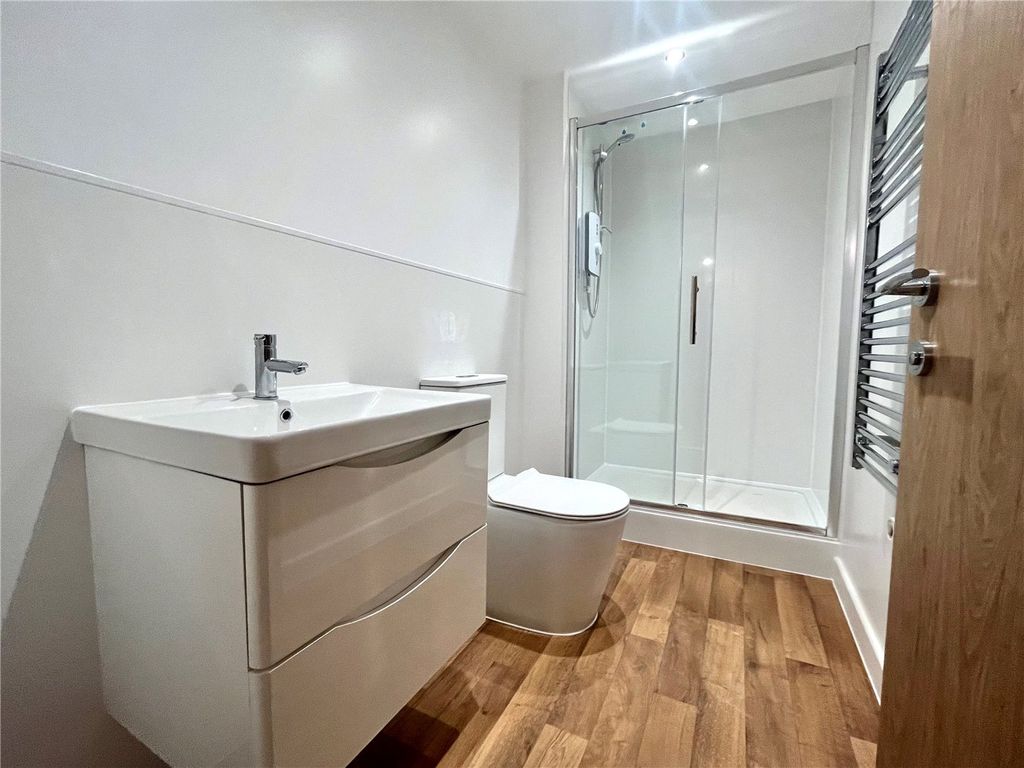 Property photo 2 of 6 Picture No. 11