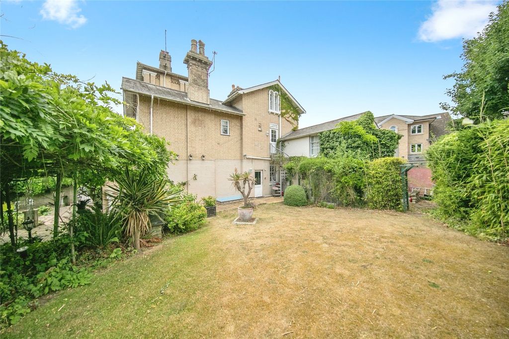 Property photo 2 of 32 Picture No. 33