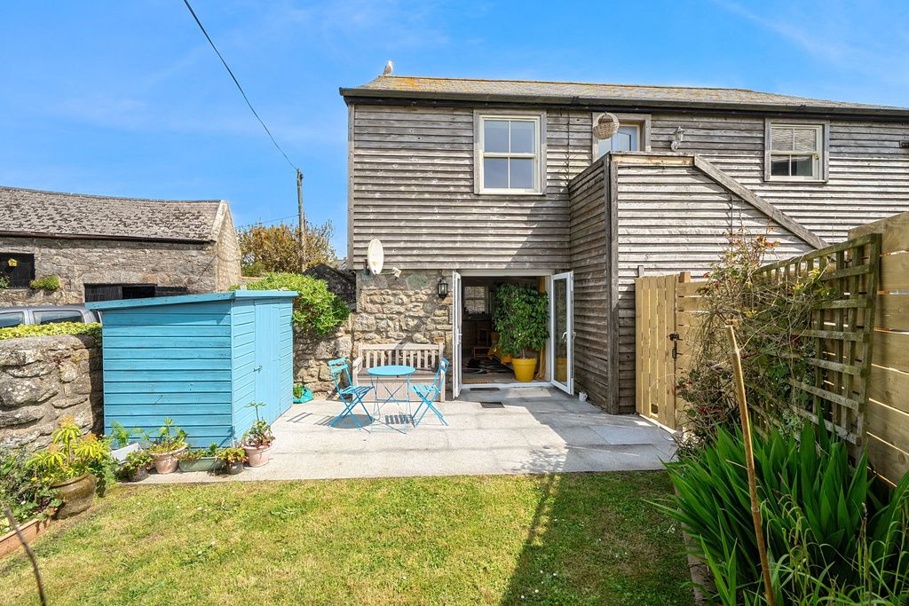 Property photo 2 of 11