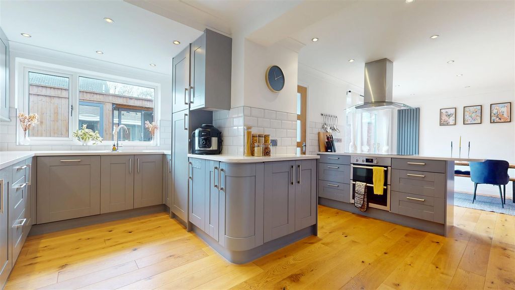 Property photo 3 of 19 02232026_234917.Jpg