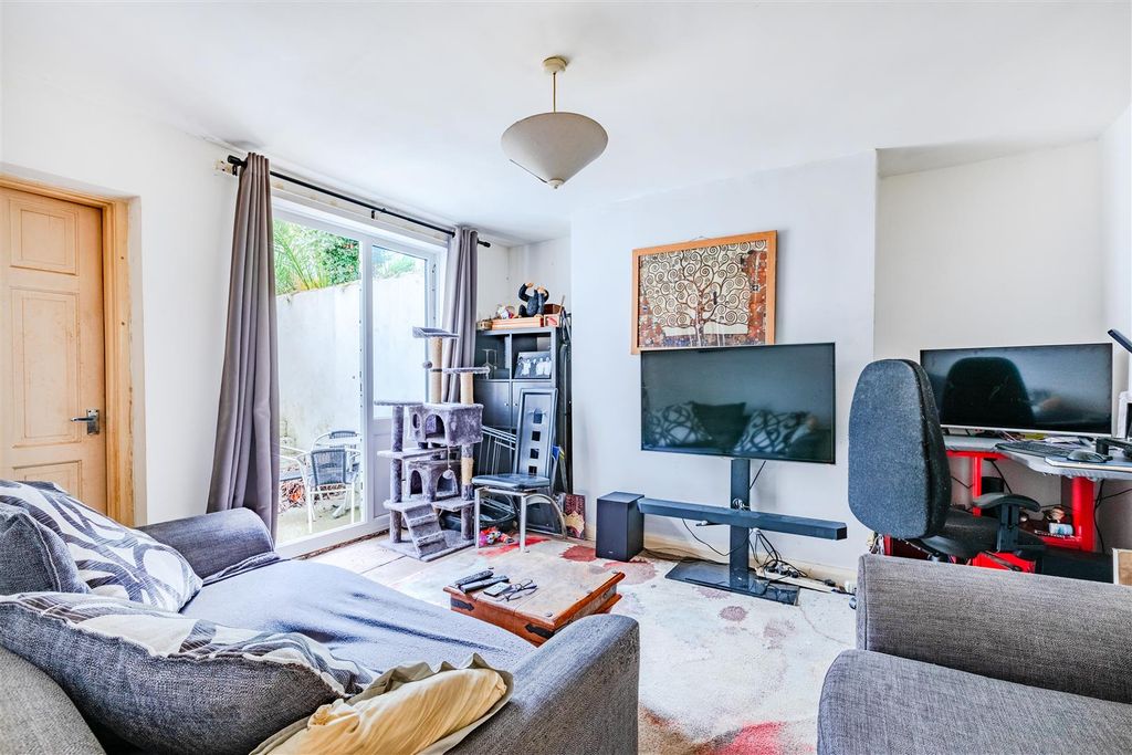 Property photo 2 of 9 Reception