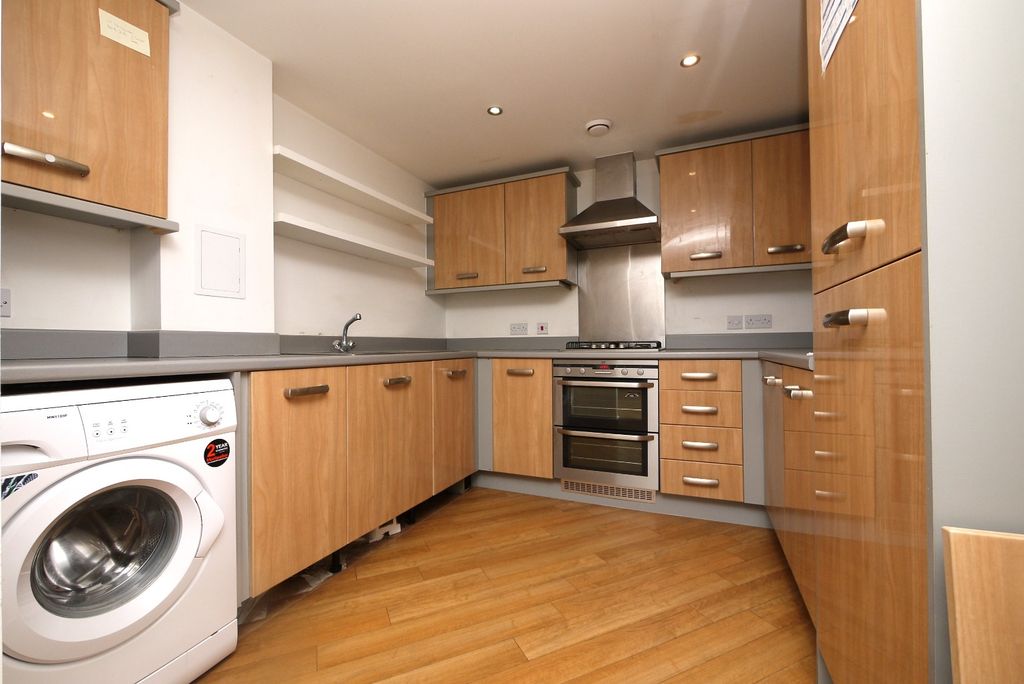 Property photo 2 of 6 4019613