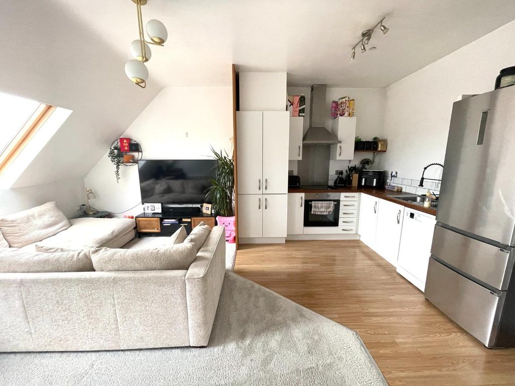 Property photo 3 of 11 Lounge:Diner.Jpg