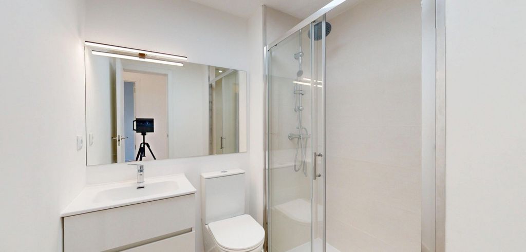 Property photo 3 of 42