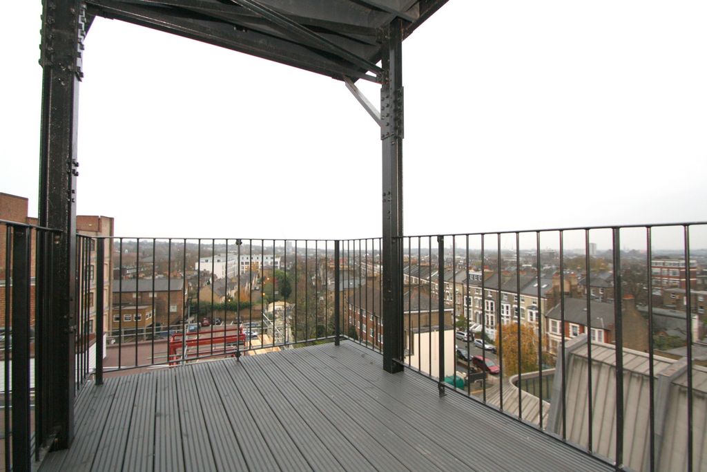 Property photo 3 of 7 Photo 7