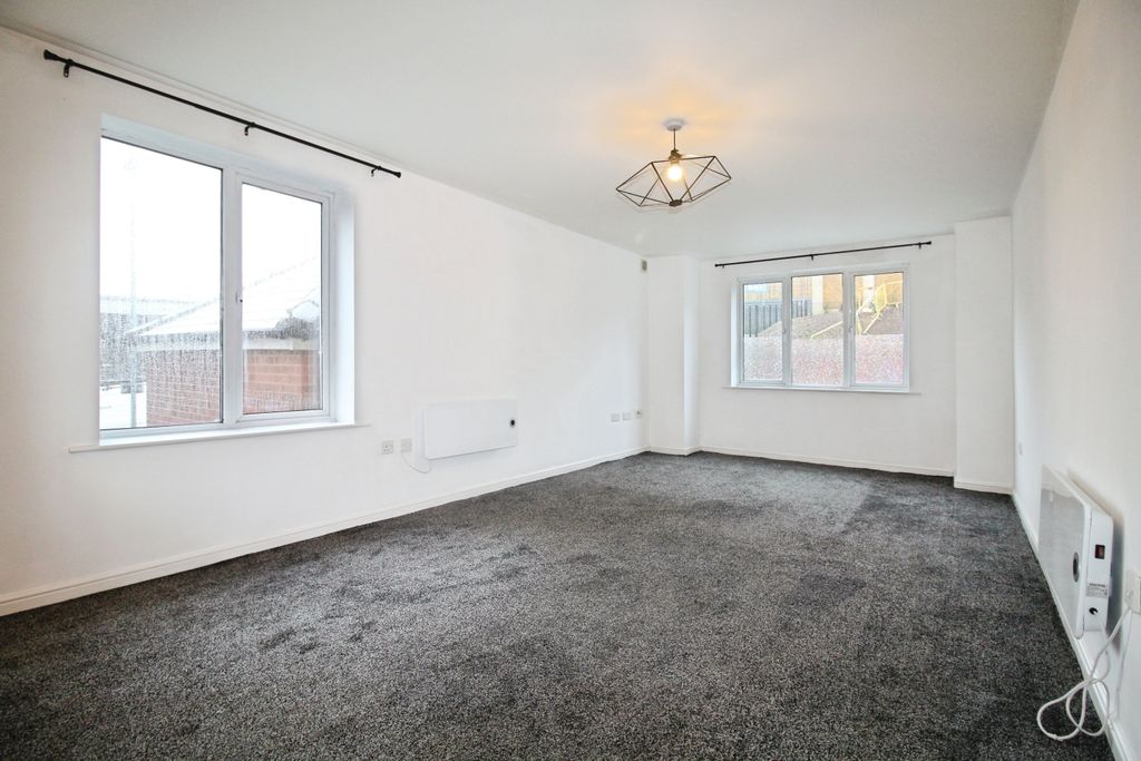 Property photo 2 of 12 Lounge