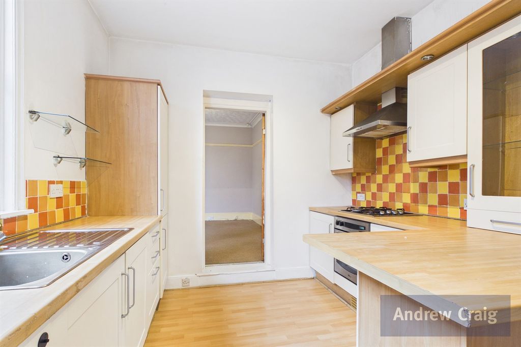 Property photo 2 of 15 Kitchen Breakfast Room