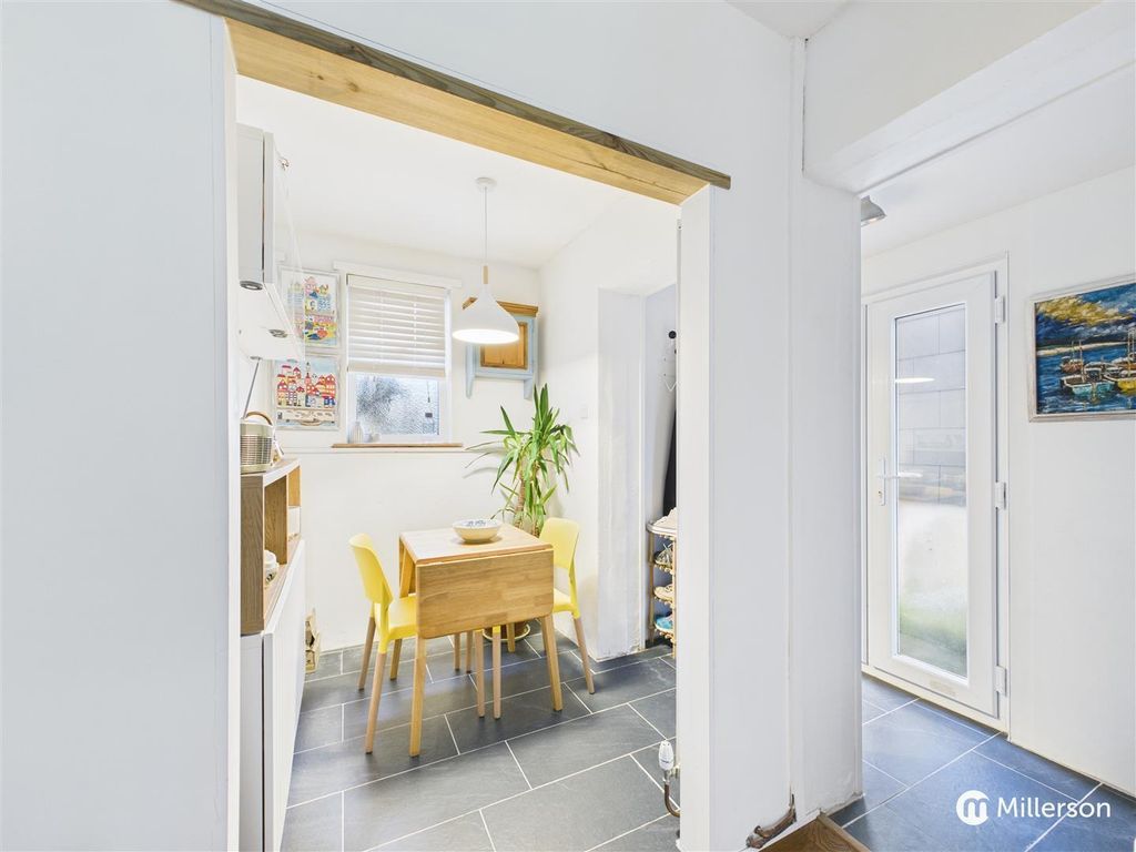 Property photo 3 of 26 Cam05092G0-Pr0140-Still032.Jpg