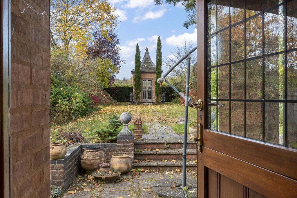 Property photo 2 of 36