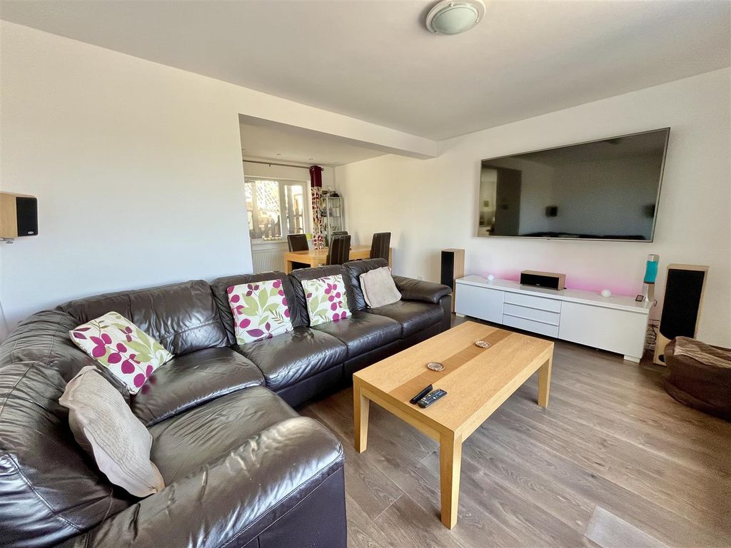 Property photo 3 of 30