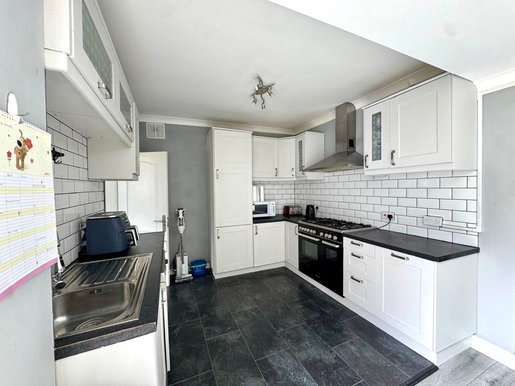 Property photo 3 of 21 6F016795-8Fbb-40E6-9B51-459E03A78Fcb.Jpeg