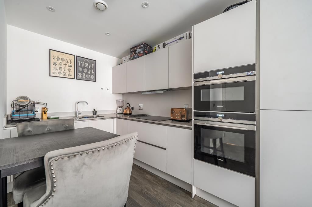 Property photo 3 of 18 Kitchen