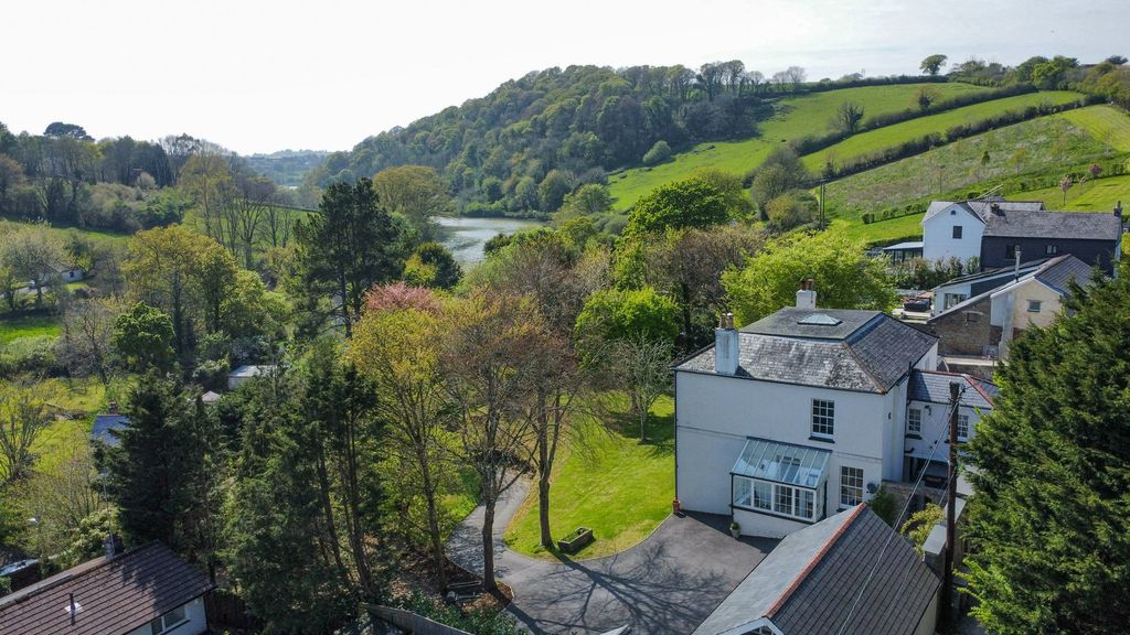 Property photo 1 of 30