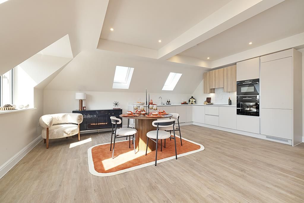 Property photo 1 of 13 1-Cobhamrd-Showapt-8-7785.Jpg