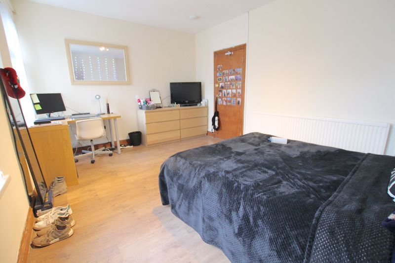Property photo 2 of 11 Photo 6