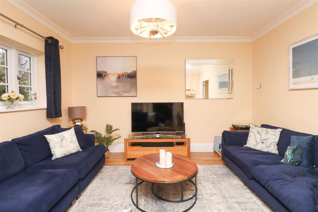 Property photo 2 of 15 Living Room