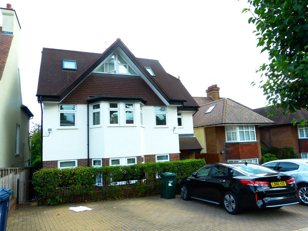 Property photo 1 of 14 3 Bed Flat To Rent The Vale, London Nw11
