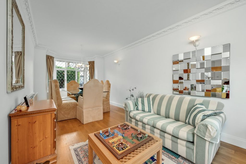 Property photo 3 of 19 Dining Room