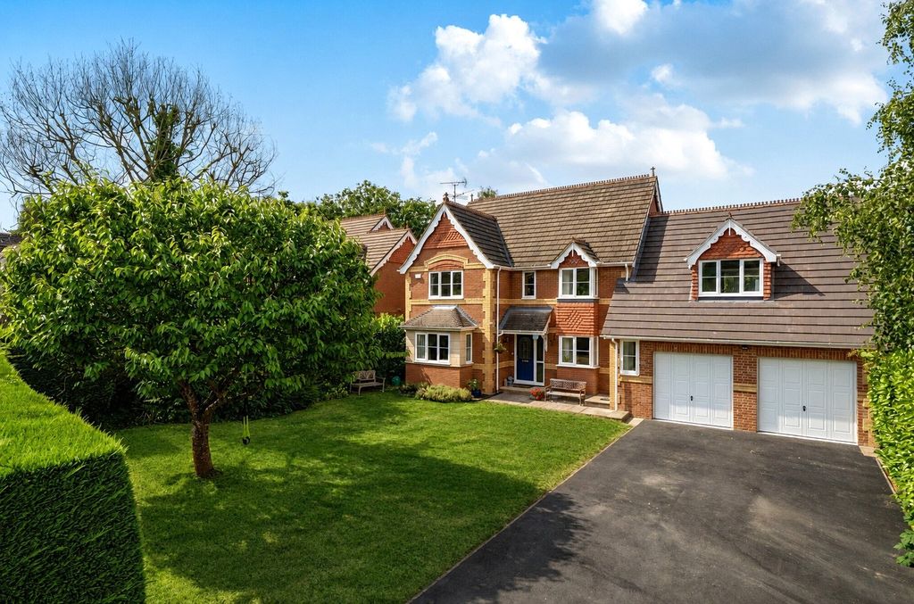 Property photo 1 of 27 Picture No. 32