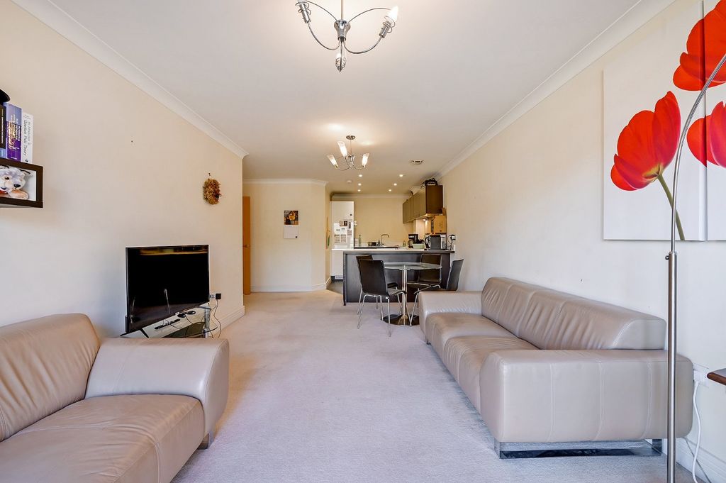 Property photo 3 of 13 Sitting Room