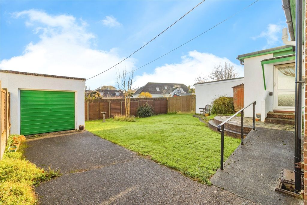 Property photo 3 of 16 Picture No. 21