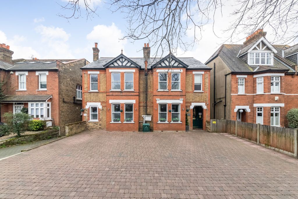 Property photo 1 of 28