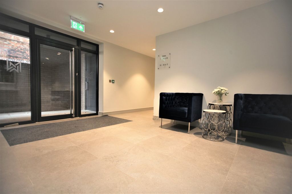 Property photo 2 of 10 (Main)