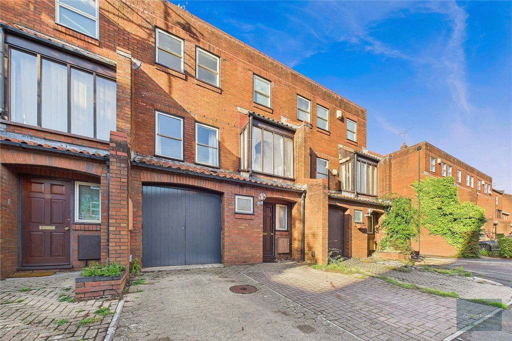 Property photo 1 of 17 Picture No. 32