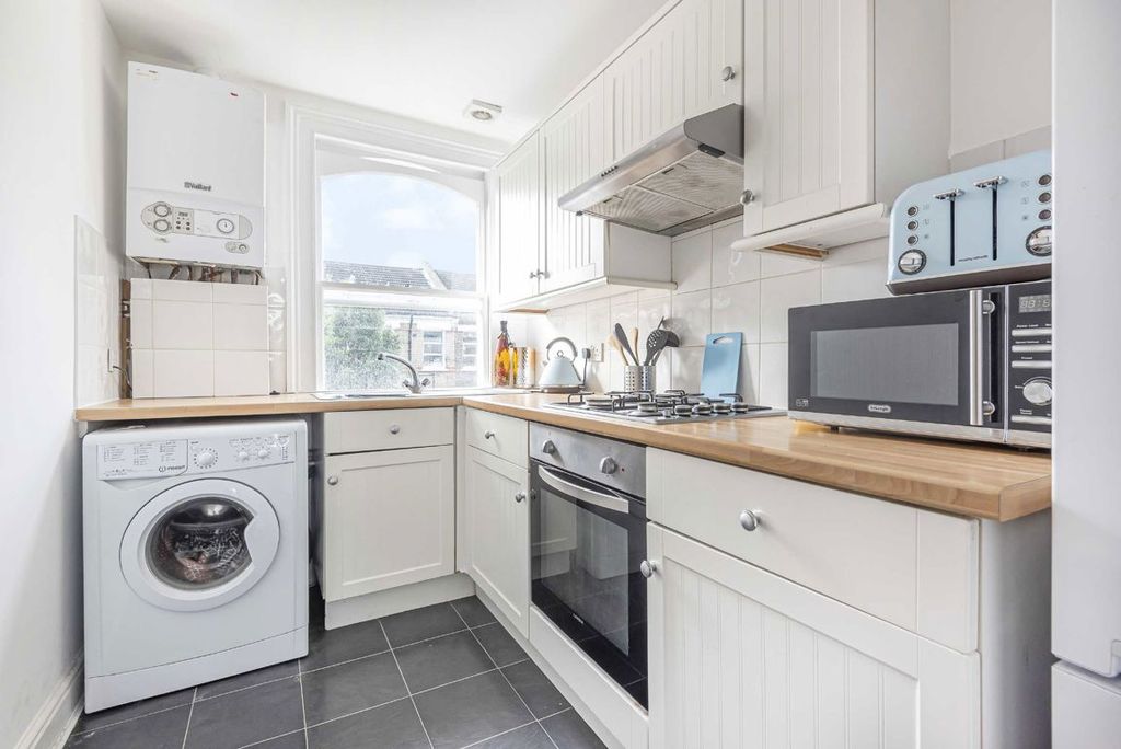 Property photo 3 of 6