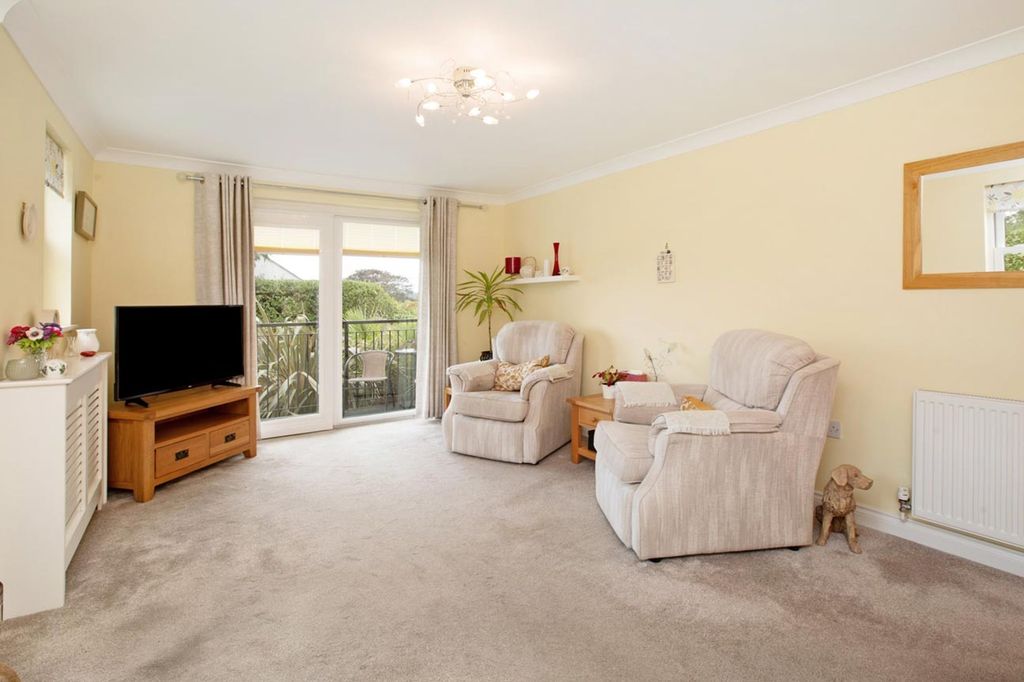 Property photo 3 of 14