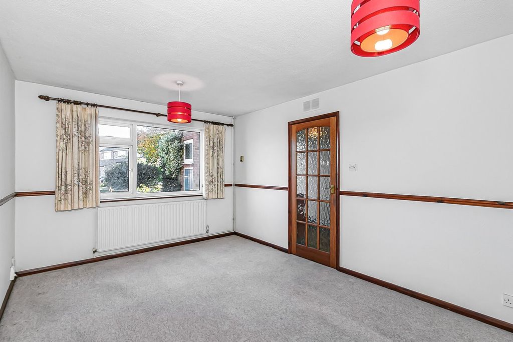 Property photo 3 of 12