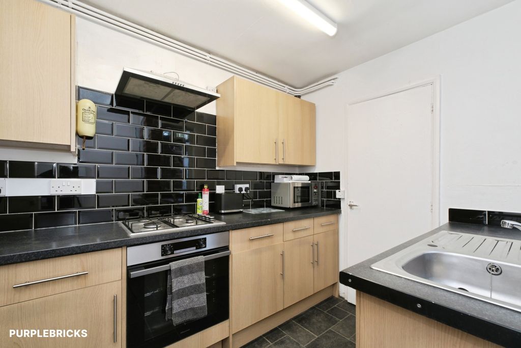 Property photo 2 of 26