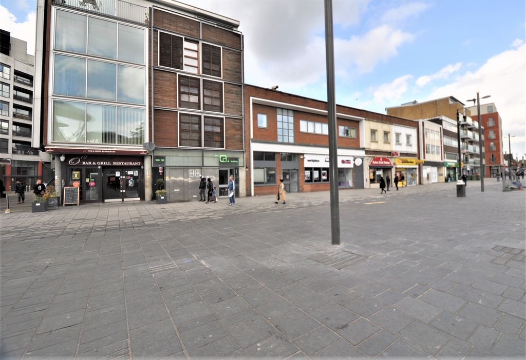 Property photo 1 of 11 External (2)