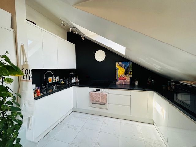 Property photo 2 of 9 Kitchen