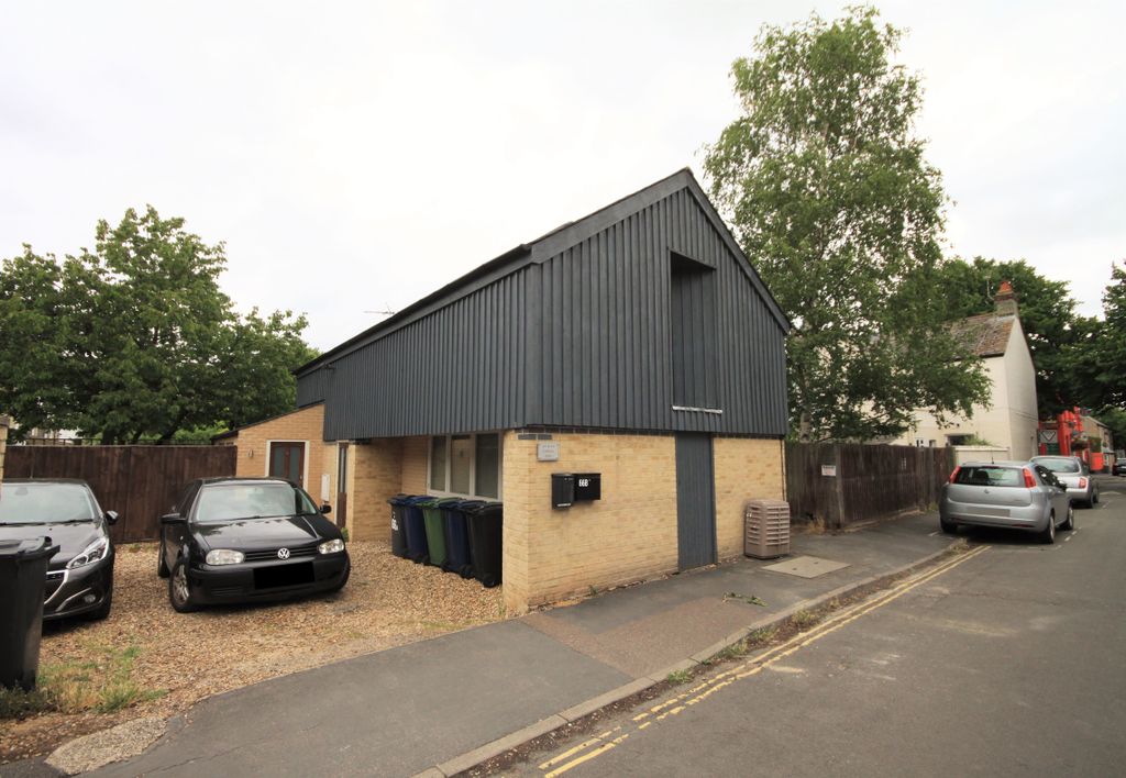 Property photo 1 of 5 Photo 01