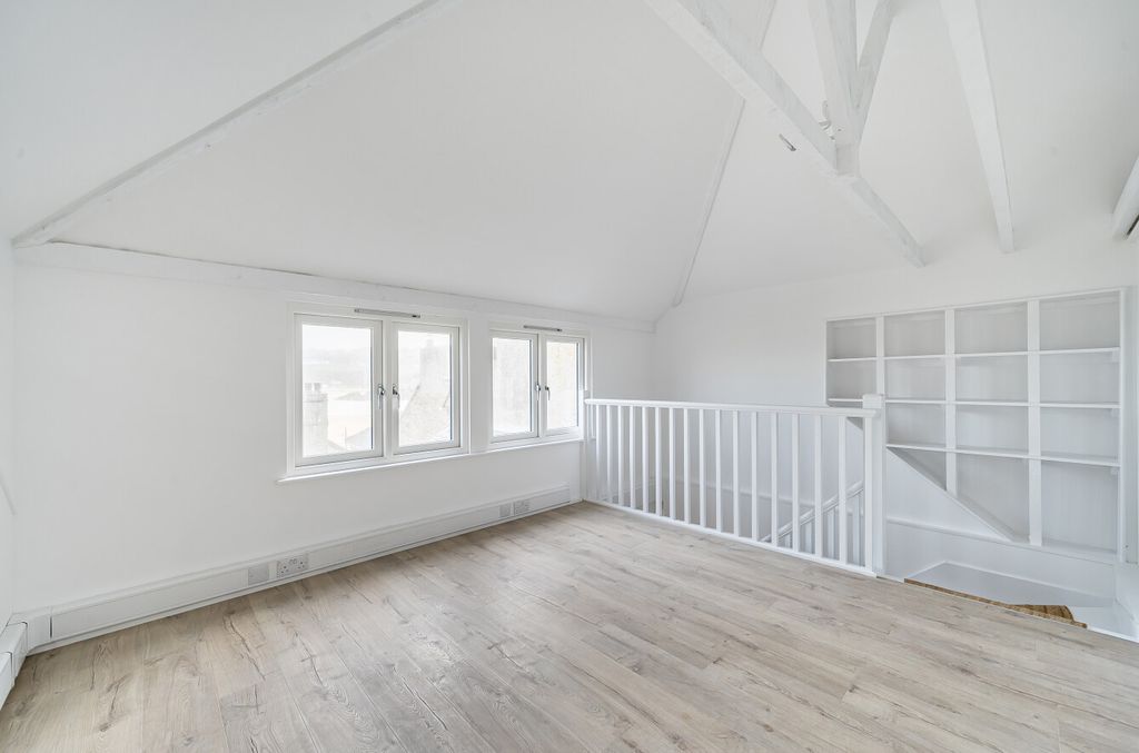 Property photo 2 of 15 1372829-10-68Ff8d...