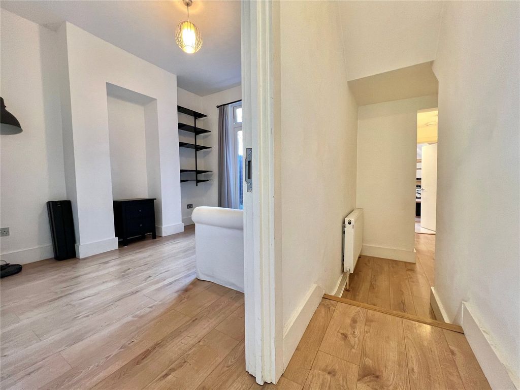 Property photo 2 of 14 Picture No. 02