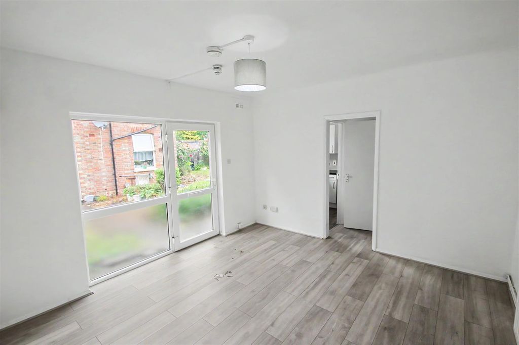 Property photo 2 of 12 Img_0367.Jpg