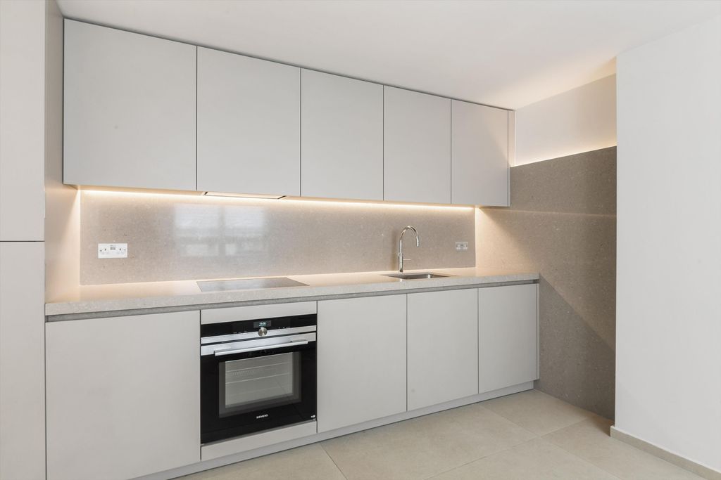 Property photo 3 of 14 Image