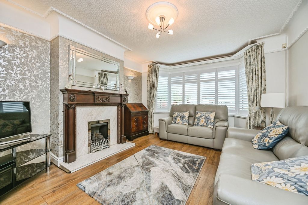 Property photo 2 of 21 Pbox-Img.Jpg