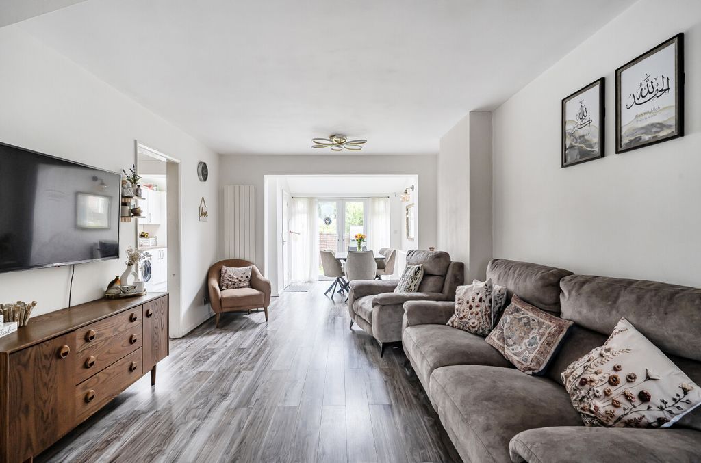 Property photo 3 of 14 1471212-11-6A268d...